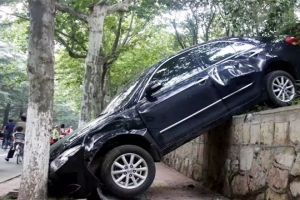 汽車剎車失靈前的4個(gè)征兆，記住了關(guān)鍵時(shí)候能保命！