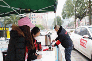 萬(wàn)順叫車愛(ài)心車隊(duì)，疫情陰影下的一束光